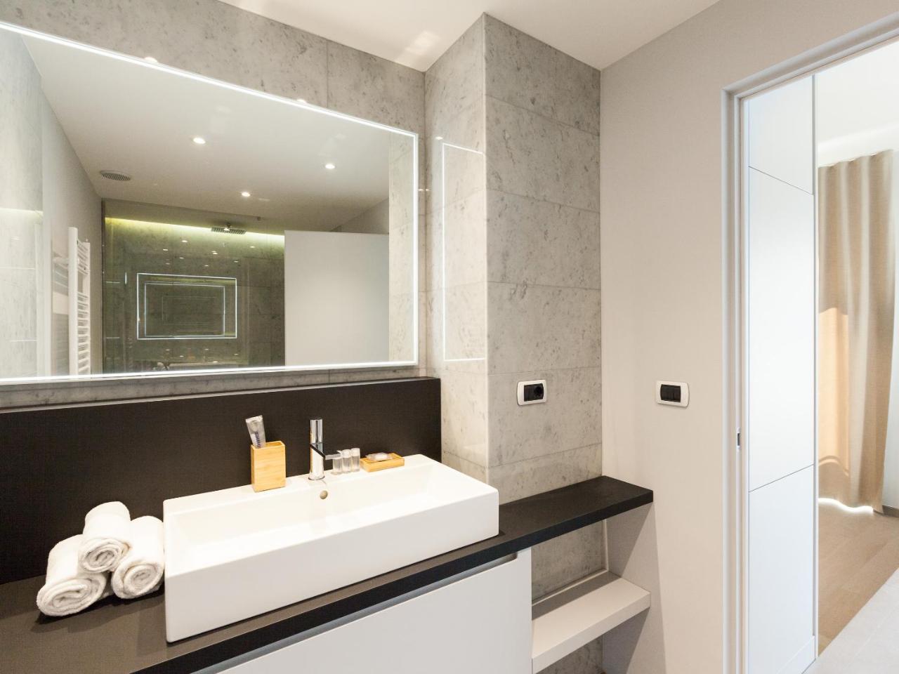 Easyhomes-Duomo Suites & Apartments Milano Ngoại thất bức ảnh